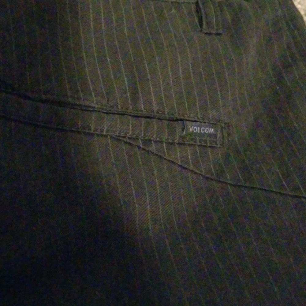 Men's Volcom Shorts - Picture 3 of 3